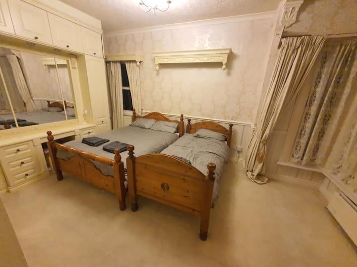 Spectacular Period Property Located In Leicester Esterno foto